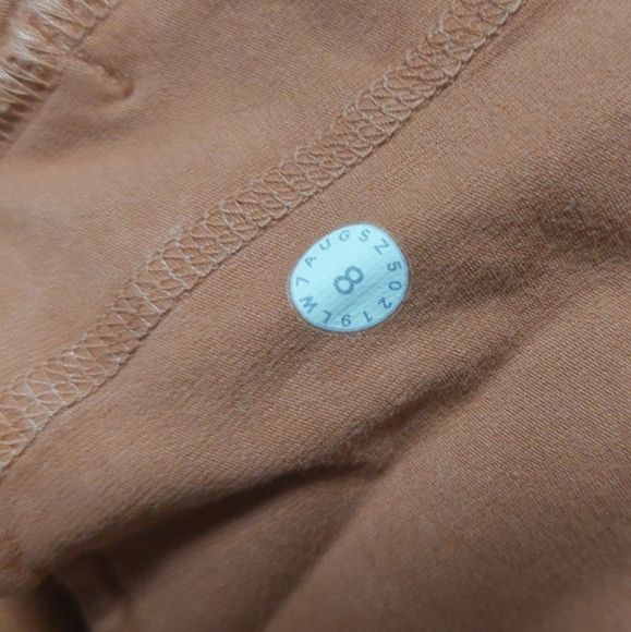LULULEMON INNER GLOW WASHED CANYON ROCK SHORTS size 8 - Picture 8 of 9